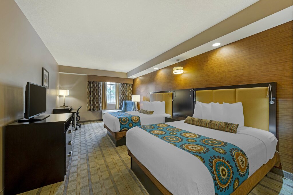 Четырёхместный номер Standard Best Western Plus Miami Executive Airport Hotel and Suites