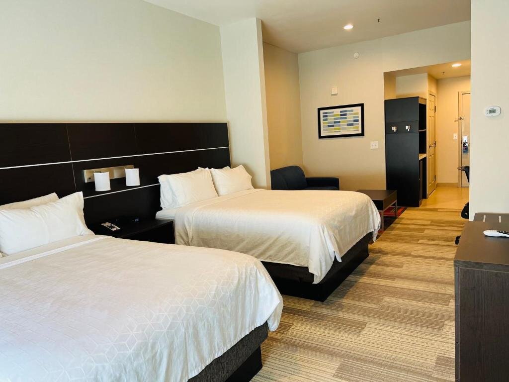 Номер Deluxe Holiday Inn Express & Suites Salinas, an IHG Hotel