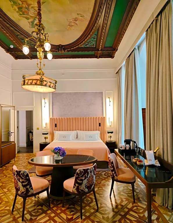 Семейный люкс Palacio Gran Vía, a Royal Hideaway Hotel