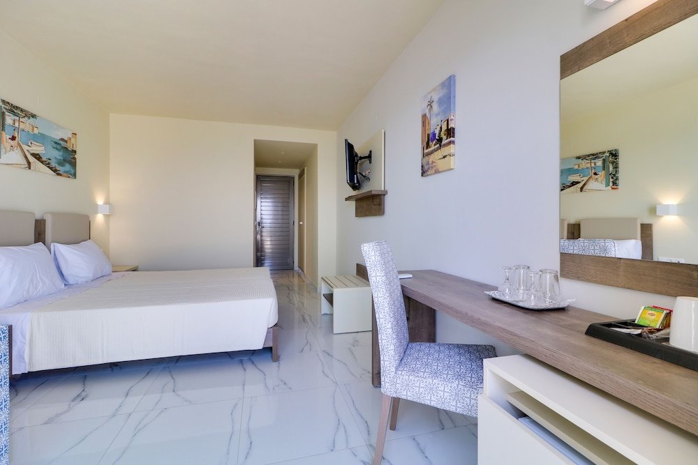 Standard Double room with balcony and with partial sea view Harmony Rethymno Beach