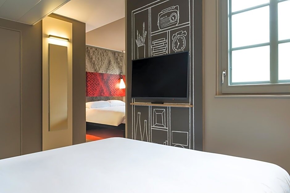 Komfort Doppel Zimmer mit Balkon ibis Saint Germain en Laye Centre