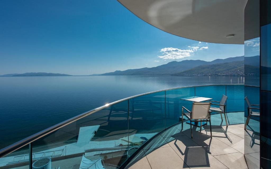 Двухместный номер Executive с балконом и с видом на море Hilton Rijeka Costabella Beach Resort And Spa