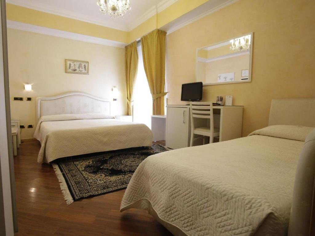 Трёхместный номер Standard Hotel Vienna Ostenda e Ristorante il Danubio