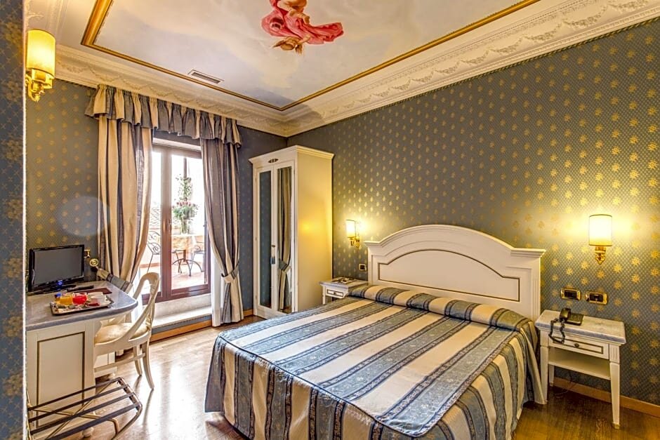 Номер Standard Hotel La Lumiere Di Piazza Di Spagna