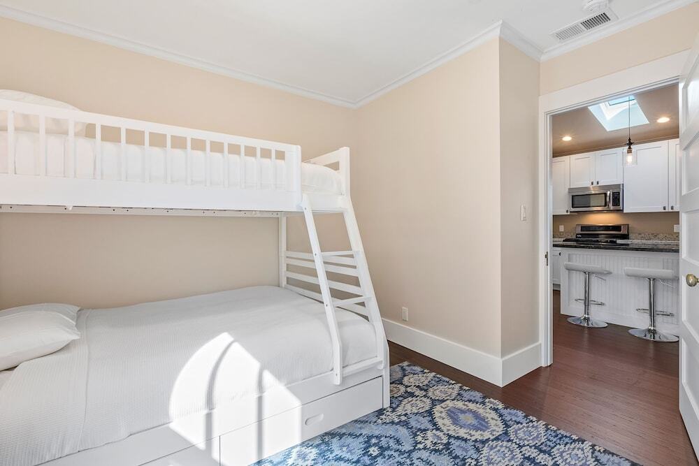 Apartment in Petaluma #140855 2 Bedrooms 1 Bathroom Apts Petaluma