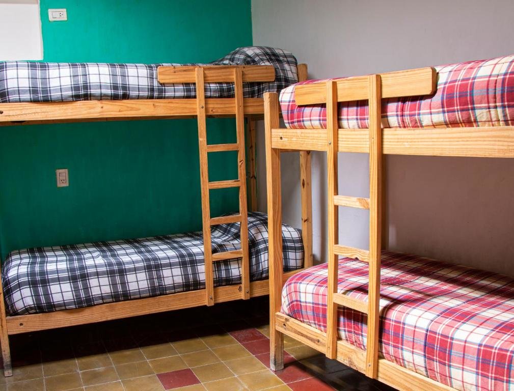 Кровать в общем номере Viracocha Art Hostel Cachi