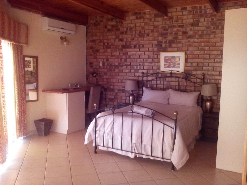 Executive Suite with balcony Thabiso Guesthouse