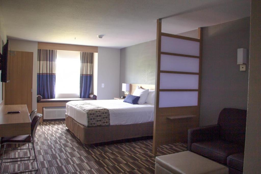 Люкс Microtel Inn & Suites by Wyndham Camp Lejeune/Jacksonville