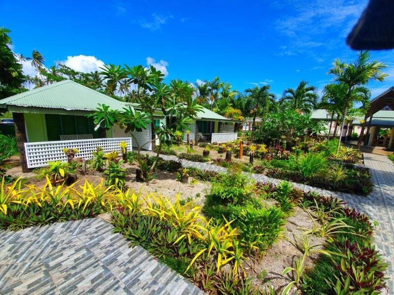 Вилла с видом на сад Le Uaina Beach Resort