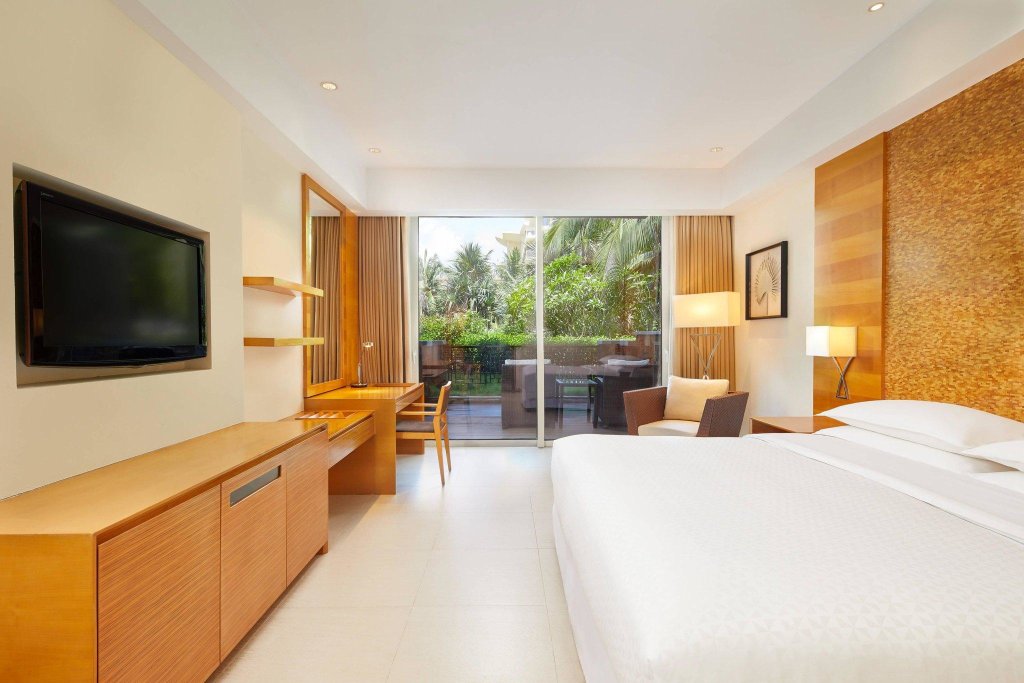Standard Doppel Zimmer mit Balkon und mit Gartenblick Four Points by Sheraton Shenzhou Peninsula Resort