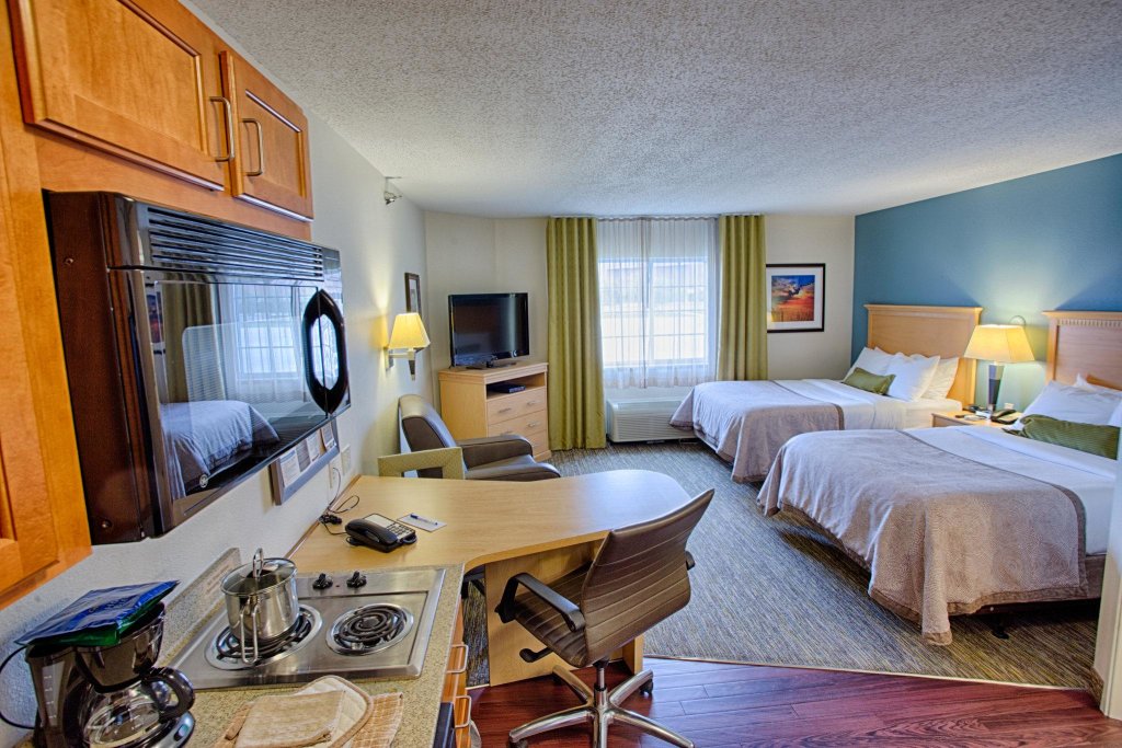 Четырёхместный люкс Candlewood Suites Fargo-North Dakota State University, an IHG Hotel