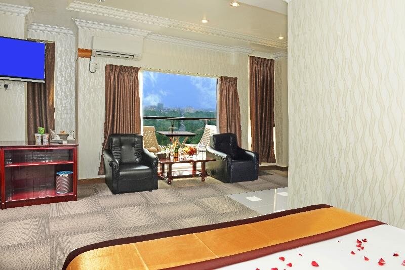 Deluxe famille chambre avec balcon Hotel Grand United - Ahlone Branch
