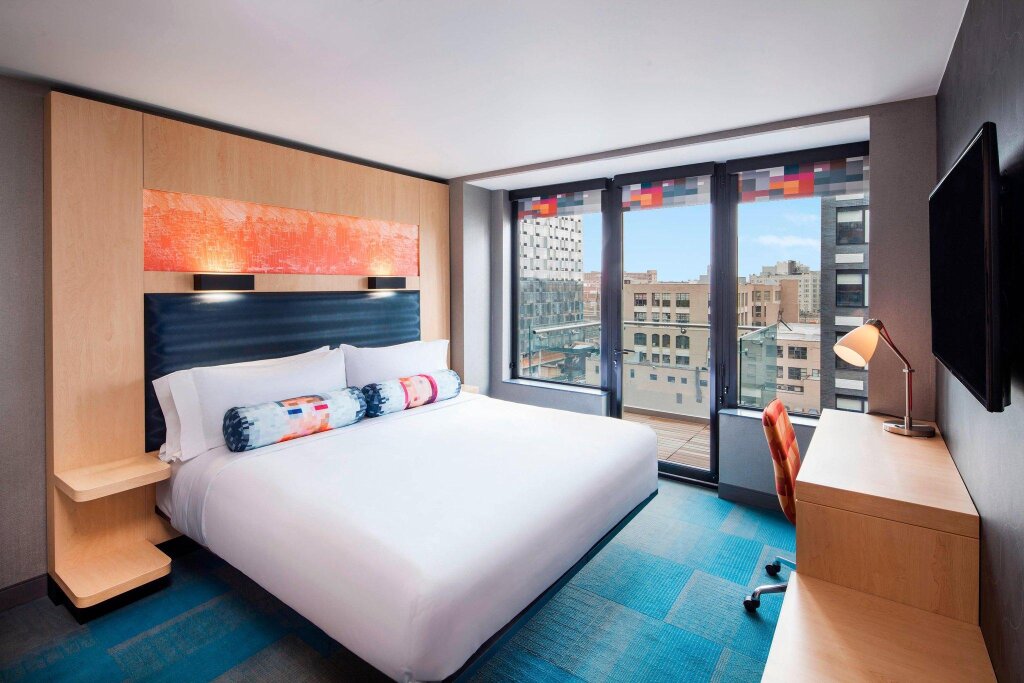 Standard Doppel Zimmer mit Balkon Aloft Long Island City-Manhattan View
