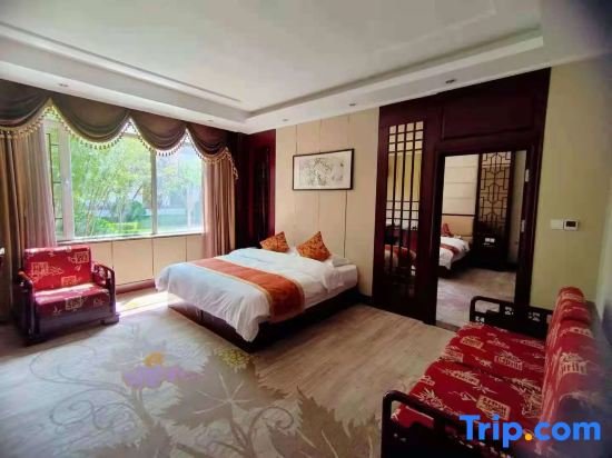 Quadruple suite Guo Bin Hotel