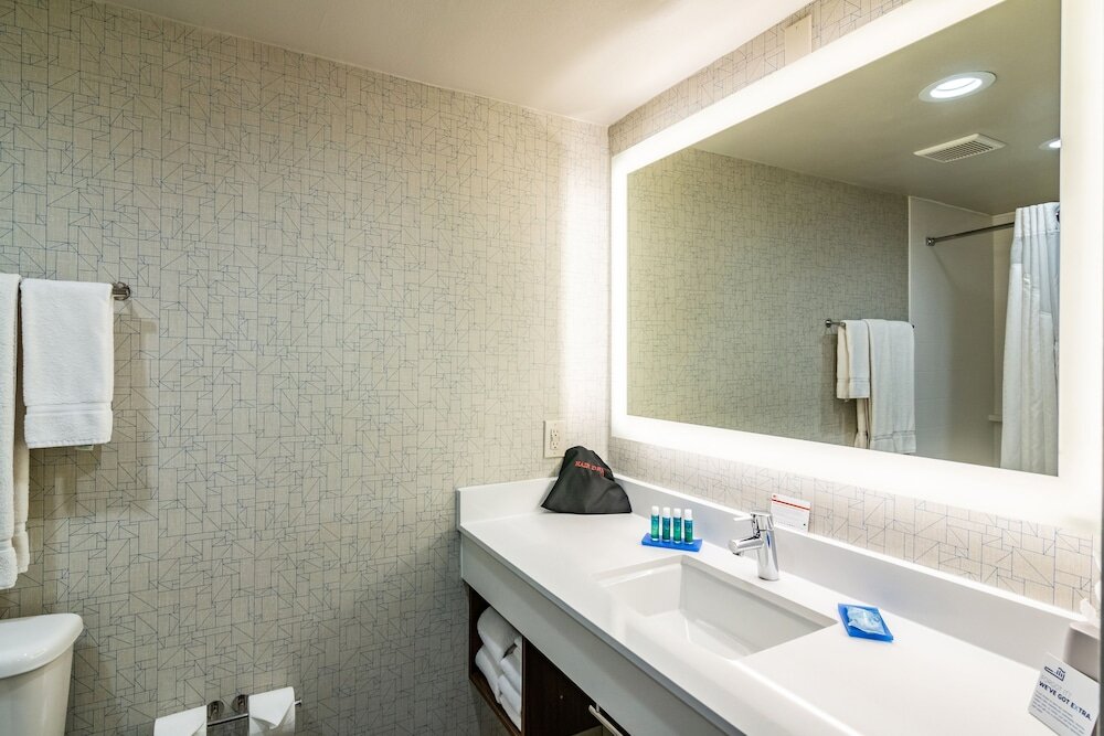 Suite Holiday Inn Express & Suites Camarillo, an IHG Hotel