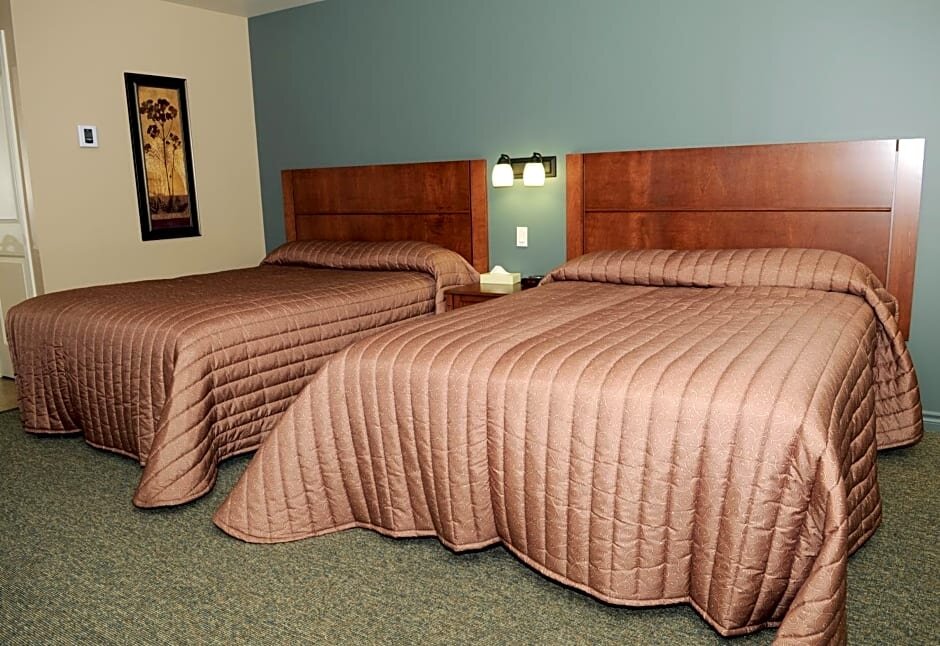 Четырёхместный номер Classic Hotel-Motel Drummond