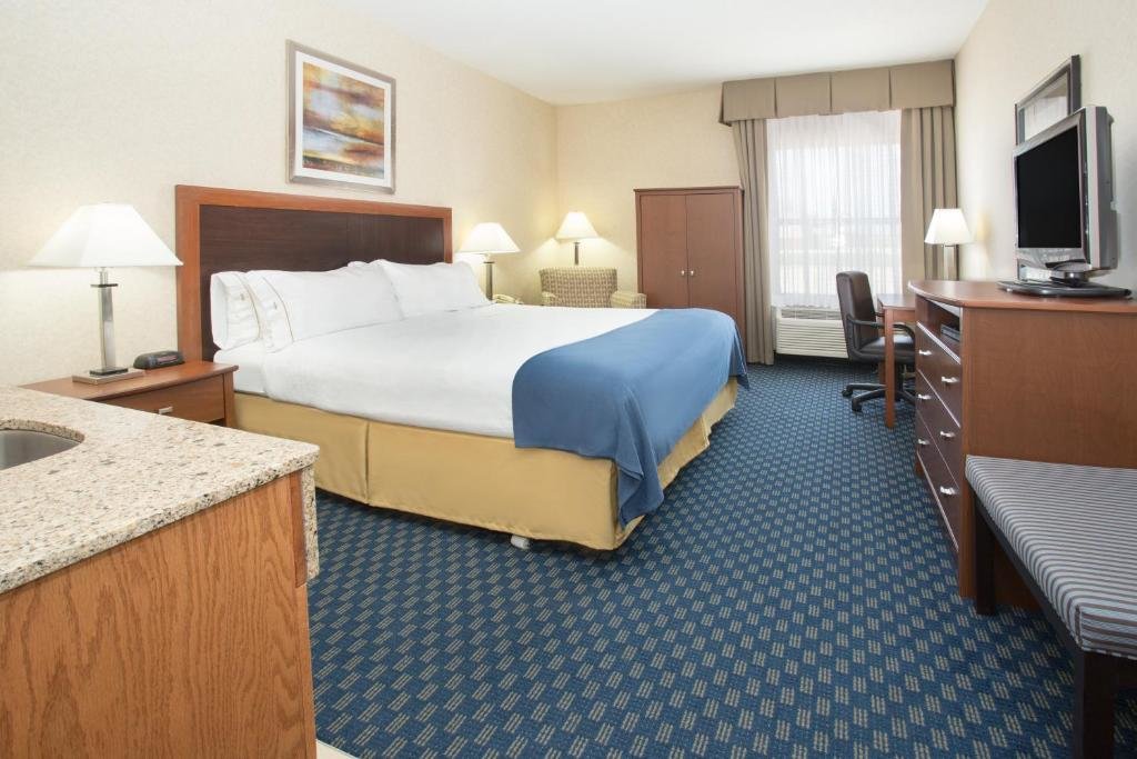 Suite Holiday Inn Express Hotel & Suites Abilene, an IHG Hotel