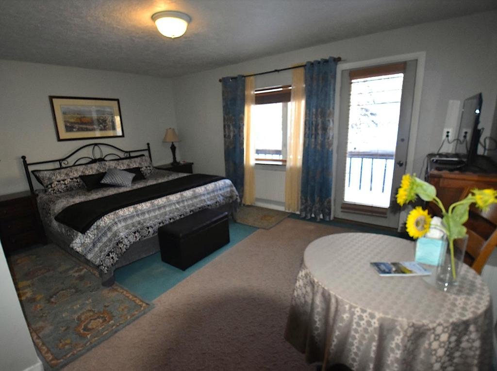 Standard Doppel Zimmer mit Balkon Alaska Grizzly Lodge