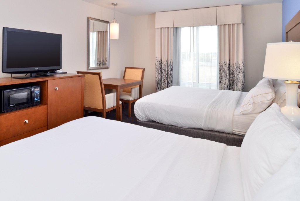 Standard Double room Holiday Inn Express Hotel & Suites Terre Haute, an IHG Hotel