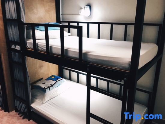 Кровать в общем номере Miss Zhao Hostel