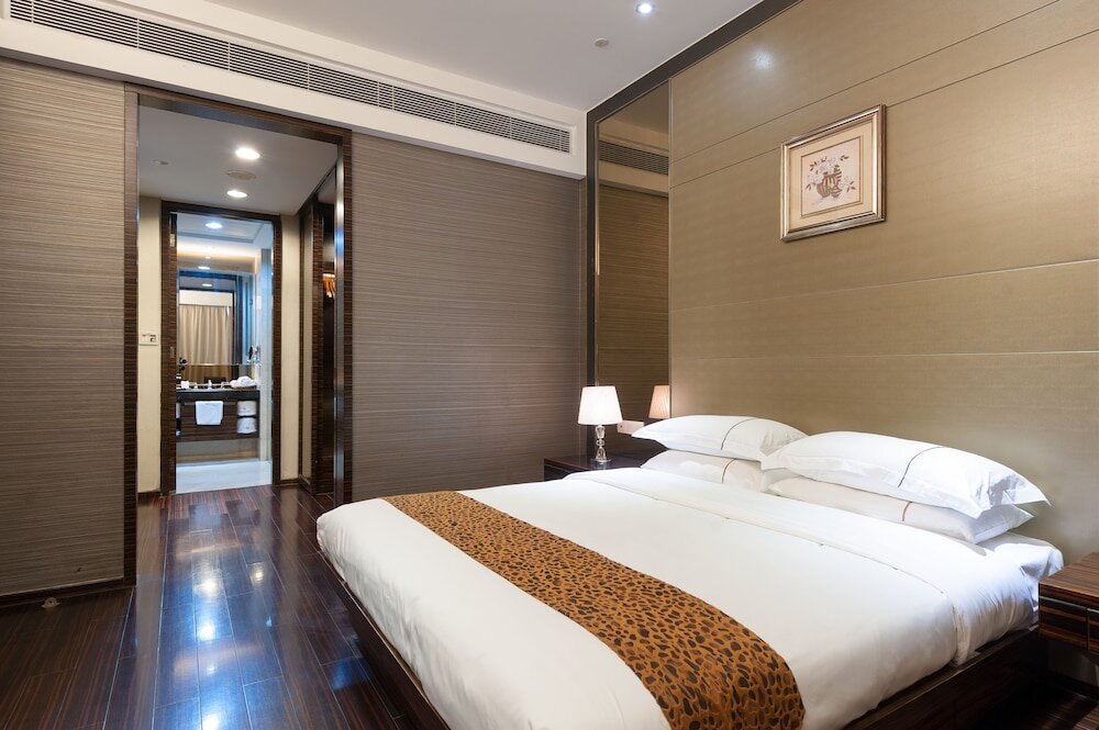 Executive room Yicheng Apartment PaZhou Poly World Center
