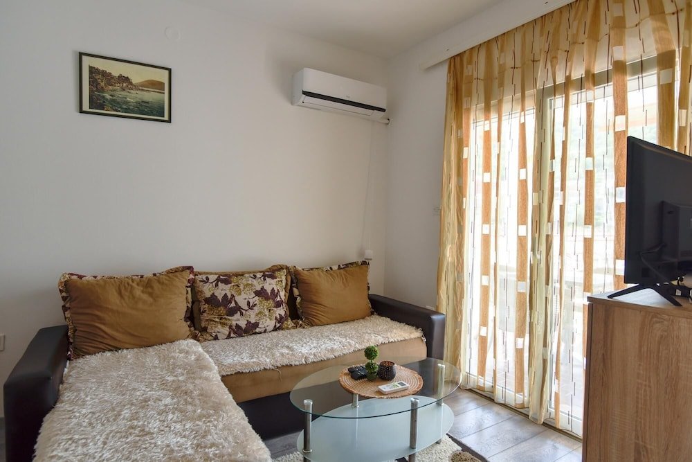 Apartment Comfy Flat w Balcony 5 min to Greco Beach in Budva
