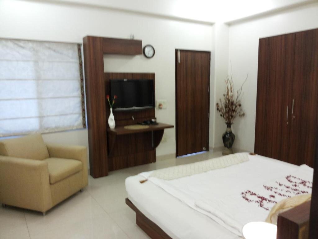 Suite Sovereign Residency