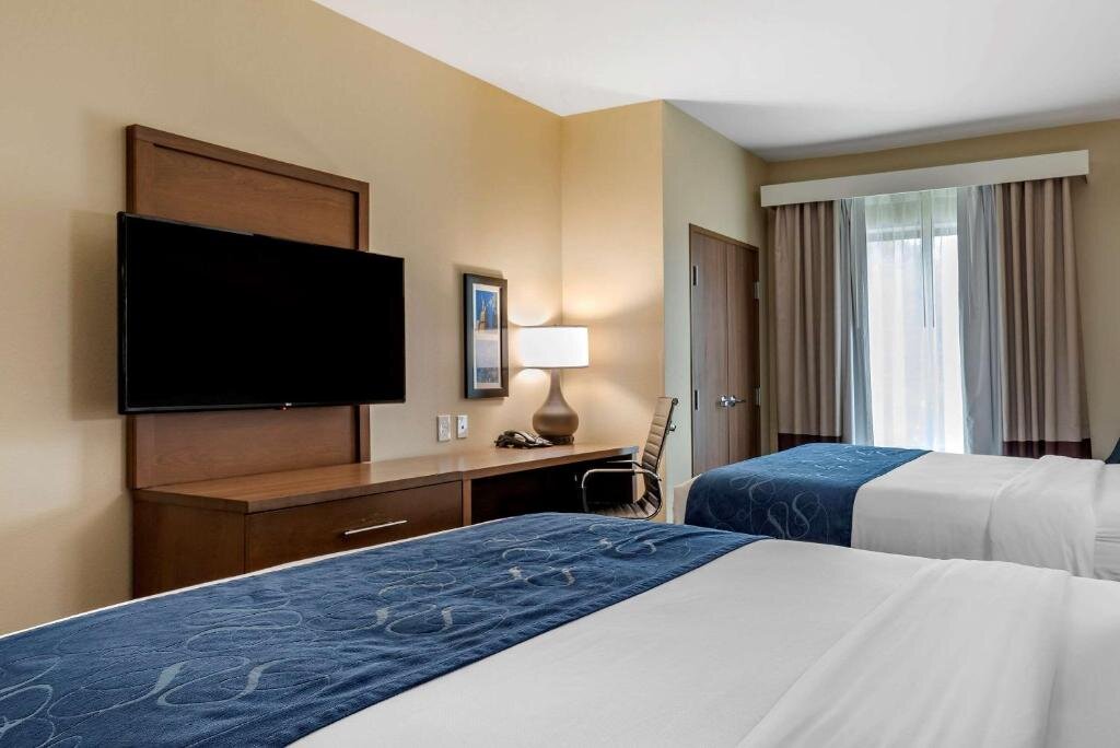 Номер Standard Comfort Inn & Suites Downtown near University
