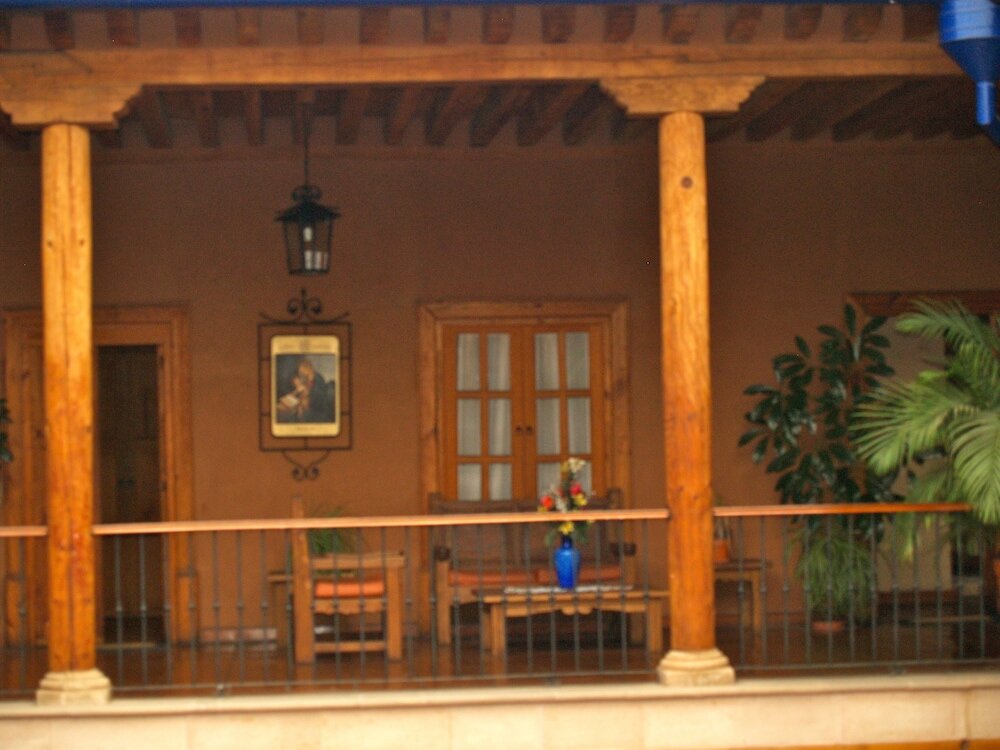 Четырёхместный полулюкс с балконом Hotel Casa del Refugio
