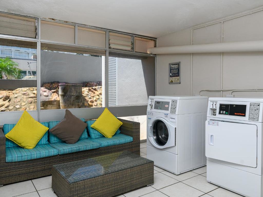 2 Bedrooms Apartment with balcony Umhlanga Cabanas