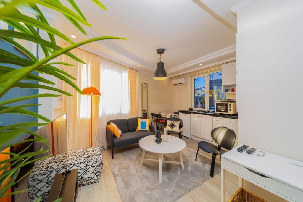 Апартаменты с 2 комнатами Vibrant and Central Apartment in Muratpasa
