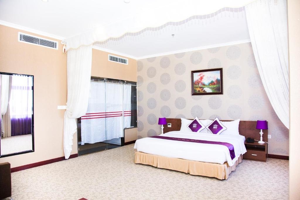 Двухместный номер Deluxe Hai Ba Trung Hotel & Spa