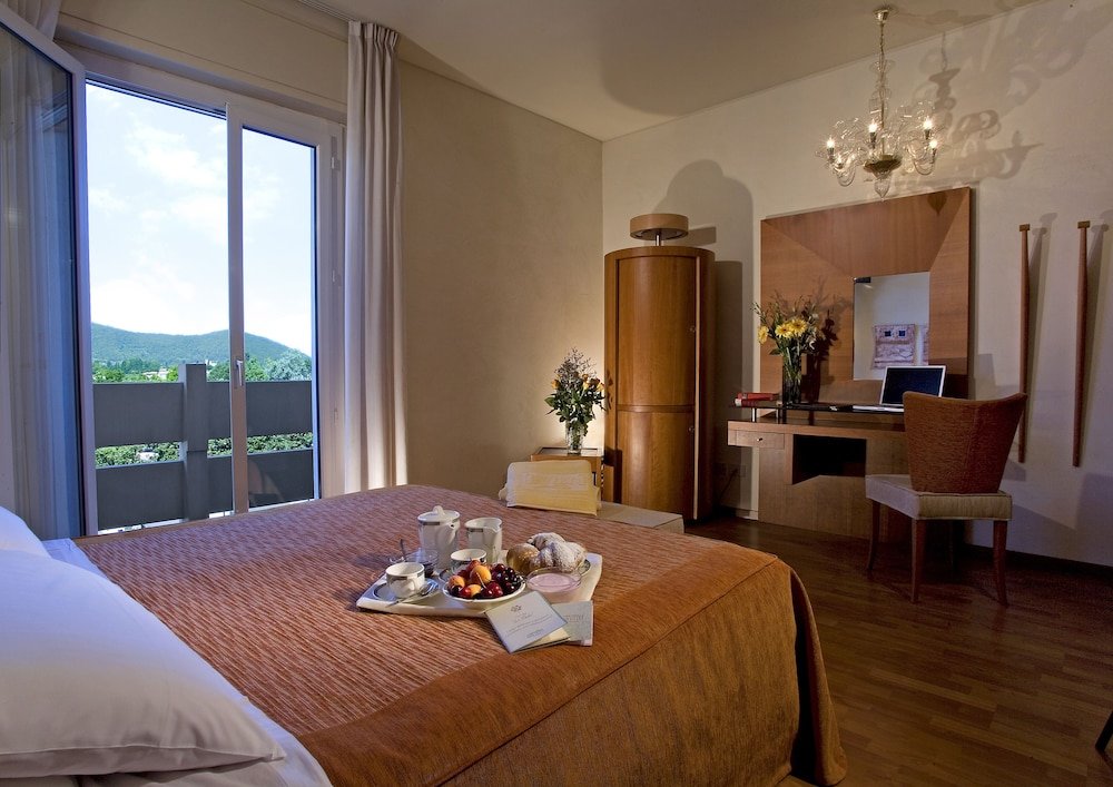 Трёхместный номер Standard с балконом Hotel Terme Orvieto
