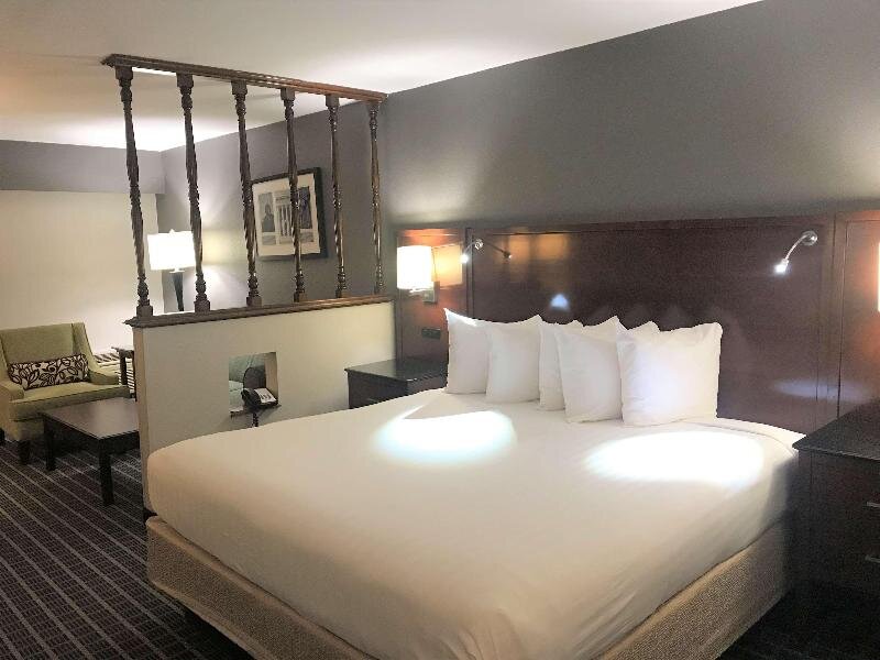 Standard Zimmer SureStay Plus Hotel by Best Western Greenwood