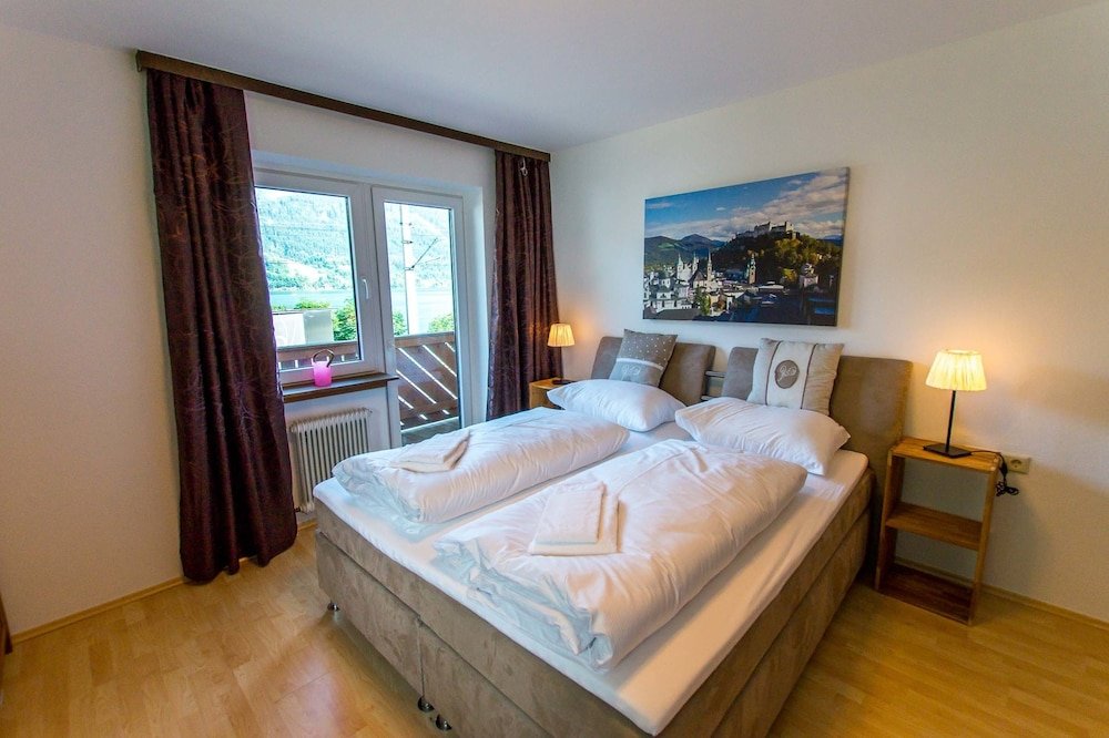 Апартаменты Comfort с 3 комнатами с видом на озеро Ski-n-Lake City Apartments
