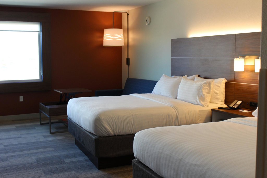 Suite cuádruple Holiday Inn Express & Suites Omaha - Millard Area, an IHG Hotel