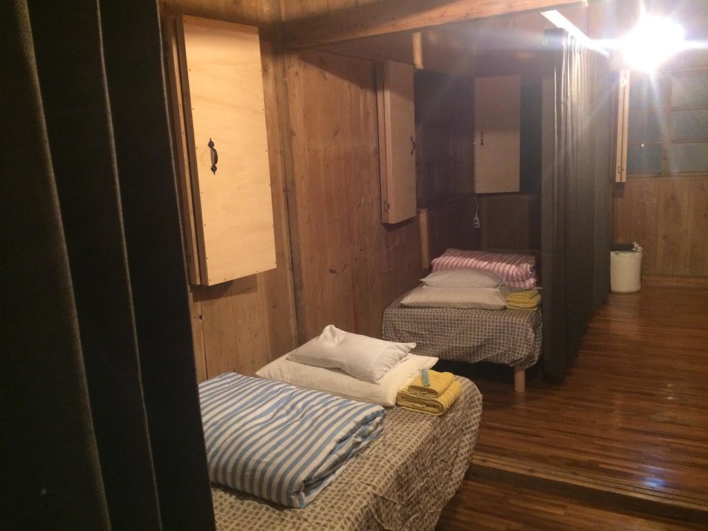 Cama en dormitorio compartido (dormitorio compartido masculino) Goyah-so Guesthouse