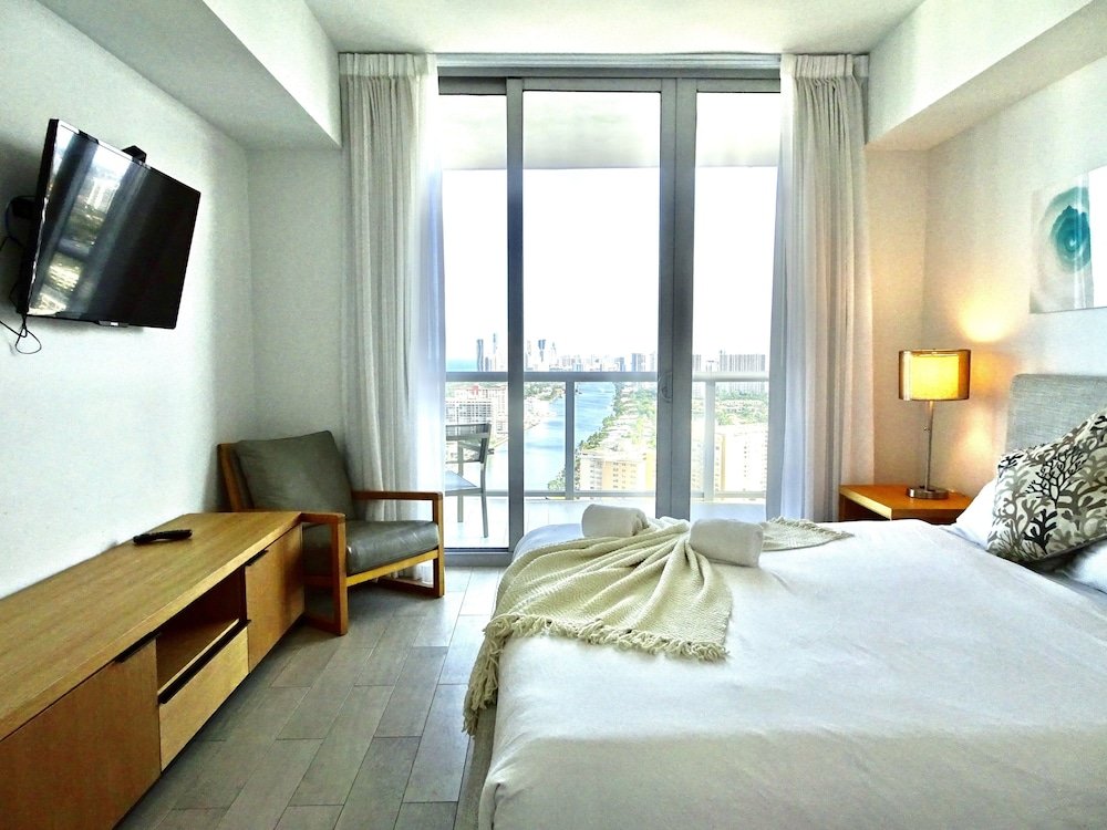 Номер Standard Пентхаус с 2 комнатами с балконом South Ocean Suites