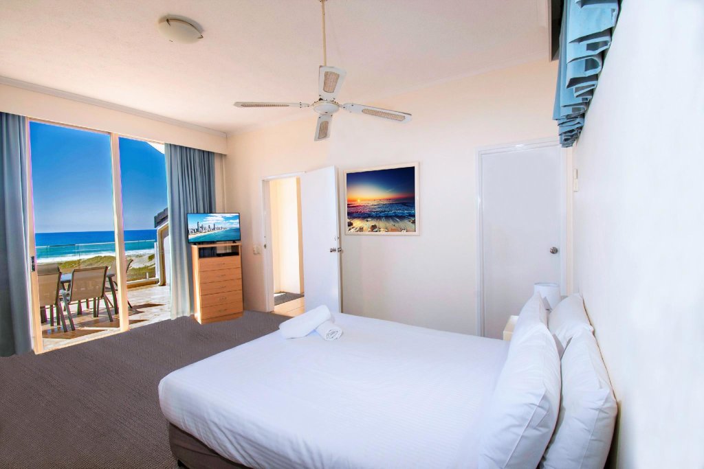 Апартаменты с 2 комнатами с балконом и с красивым видом из окна Sandcastles On Currumbin Beach