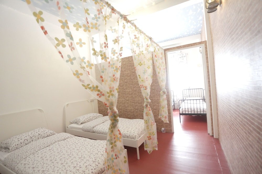 Номер Deluxe Tiger Lily Hostel