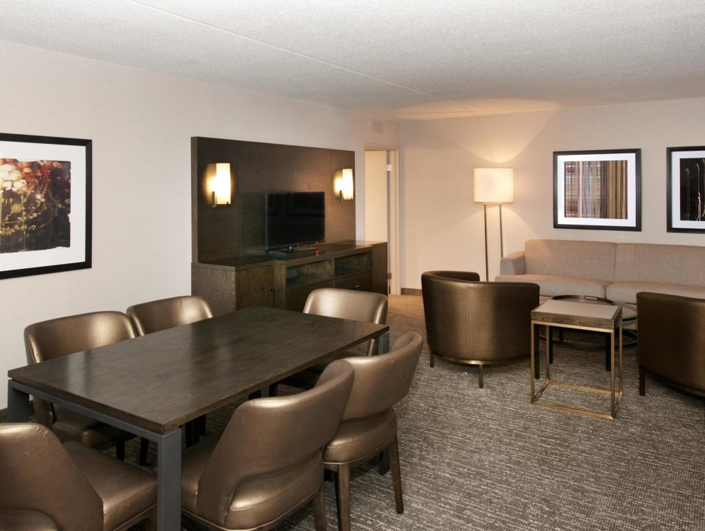 Люкс c 1 комнатой Embassy Suites by Hilton Cincinnati Northeast - Blue Ash