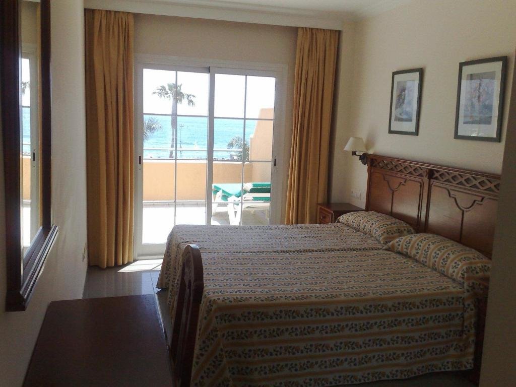 1 Bedroom Apartment with sea view Apartamentos Nerja Bahia