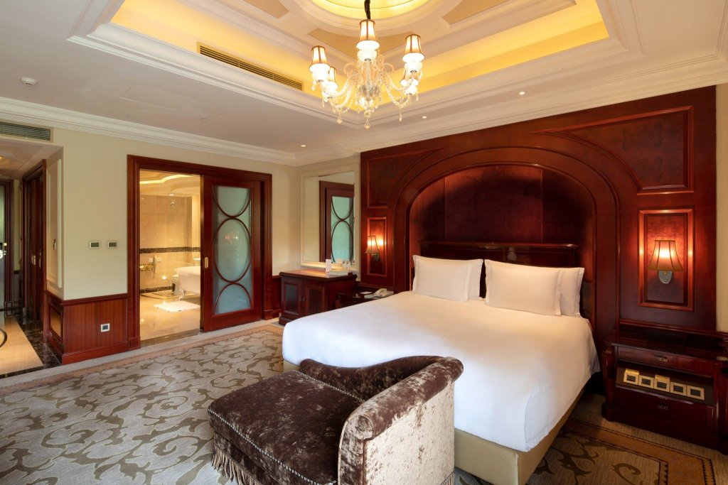 Двухместный номер Standard InterContinental Shanghai Ruijin, an IHG Hotel - Downtown Historic Iconic Garden Hotel
