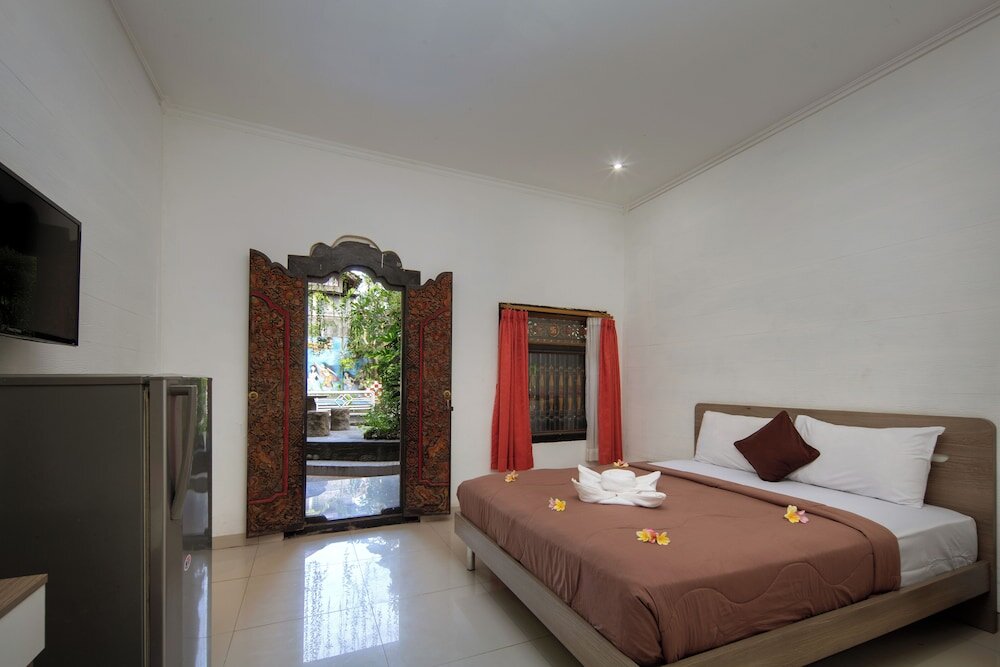Superior Double room with pool view Hotel Lumbung Sari Legian