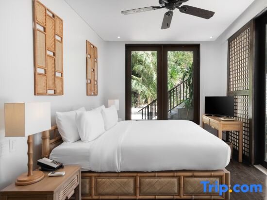 Standard room beachfront El Nido Resorts Miniloc Island
