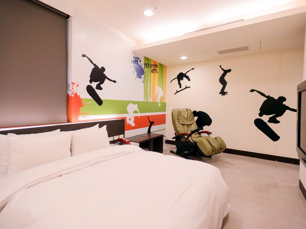 Кровать в общем номере Persimmon Hotel