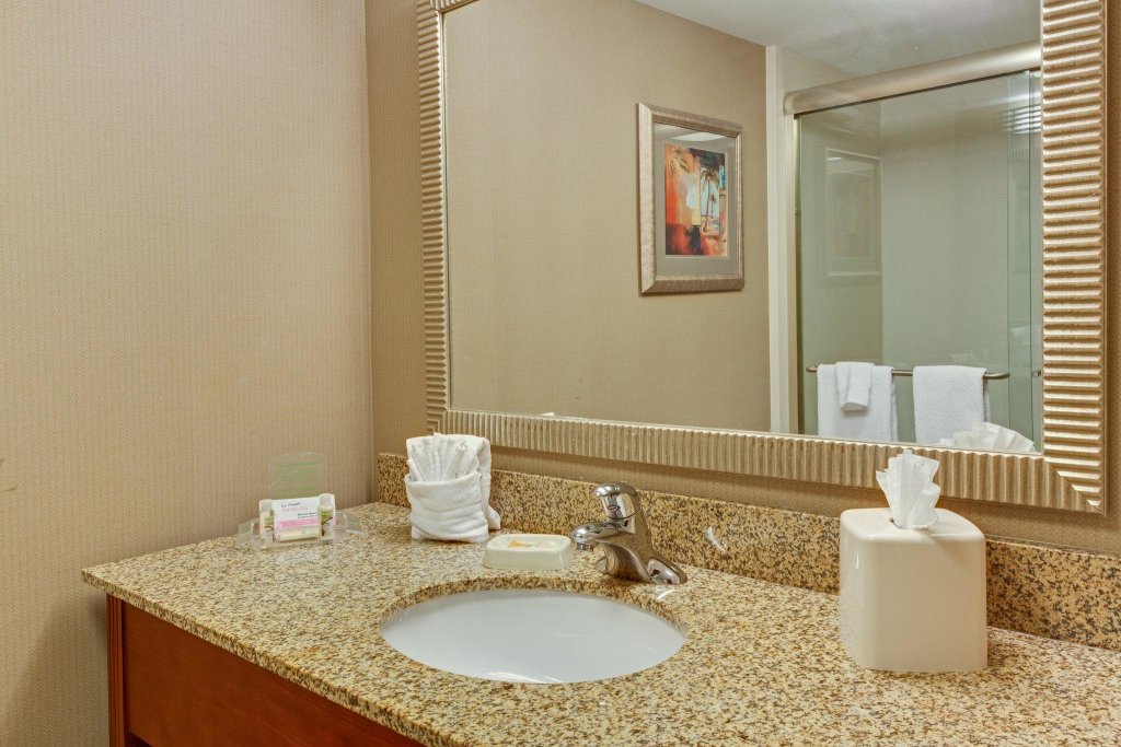 Standard room Crowne Plaza Fort Myers Gulf Coast, an IHG Hotel