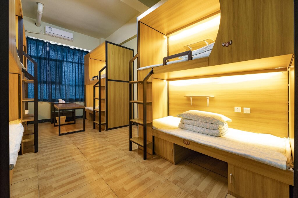 Кровать в общем номере (женский номер) Chengdu Dreams Travel International Youth Hostel