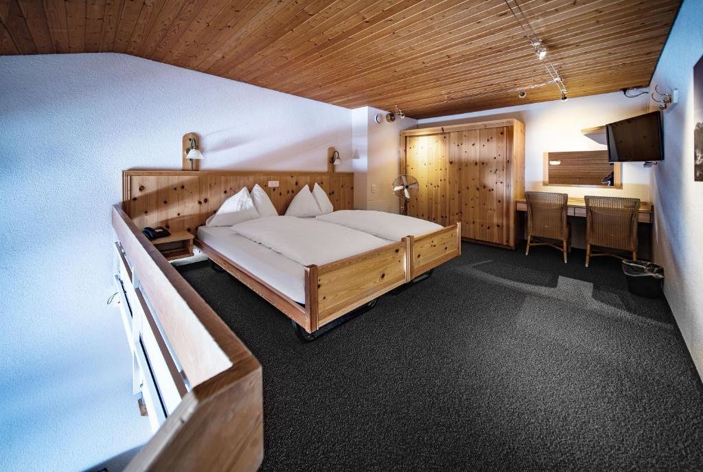 Habitación familiar Estándar dúplex Alpine Hotel Wengen -former Sunstar Wengen