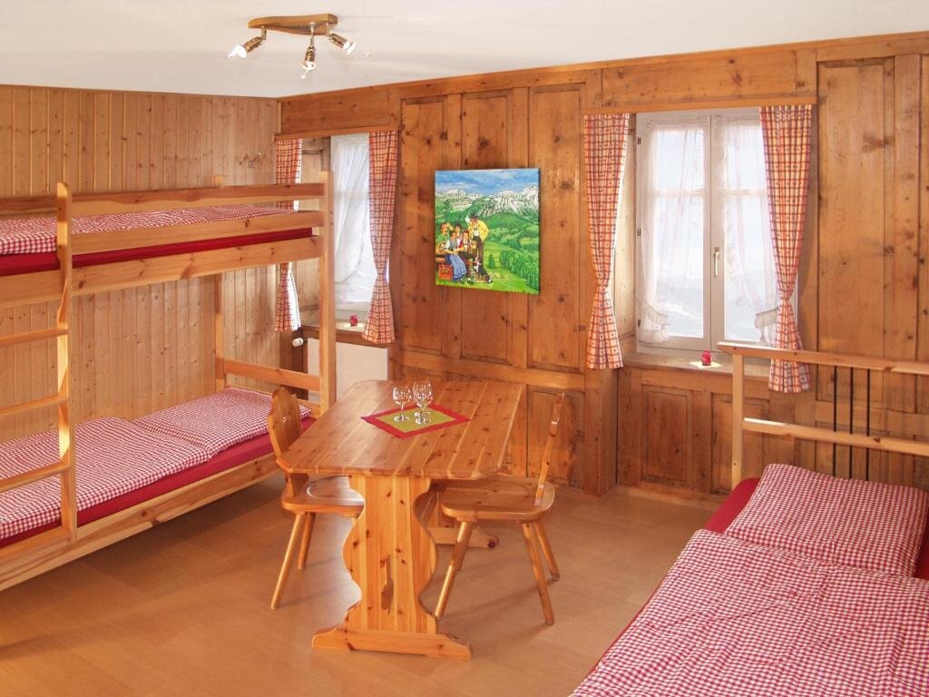 Кровать в общем номере Boardercamp Laax - swiss mountain hostel
